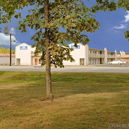 Econo Lodge 梅特罗波利斯 外观 照片