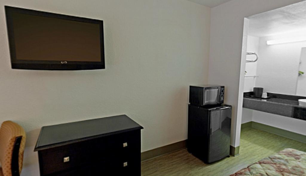 Econo Lodge 梅特罗波利斯 客房 照片