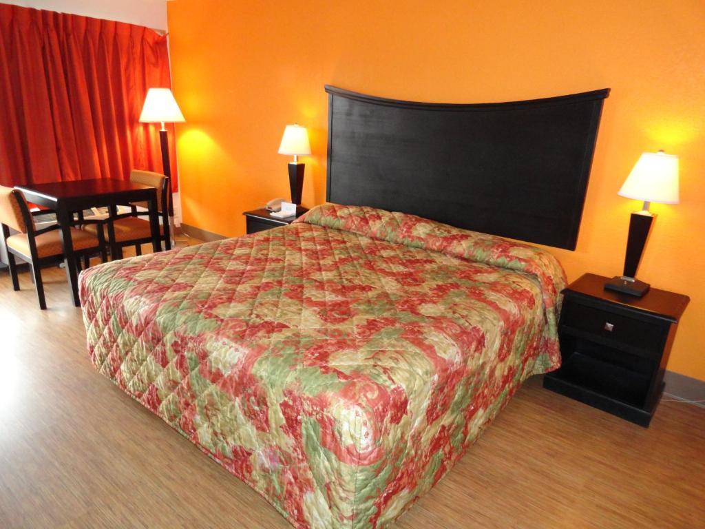 Econo Lodge 梅特罗波利斯 客房 照片