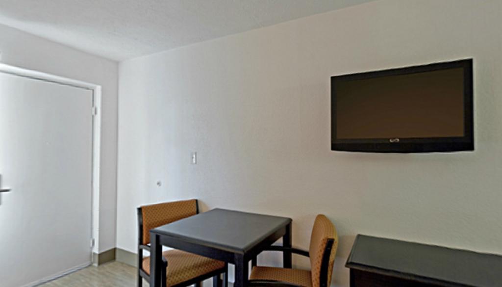 Econo Lodge 梅特罗波利斯 外观 照片